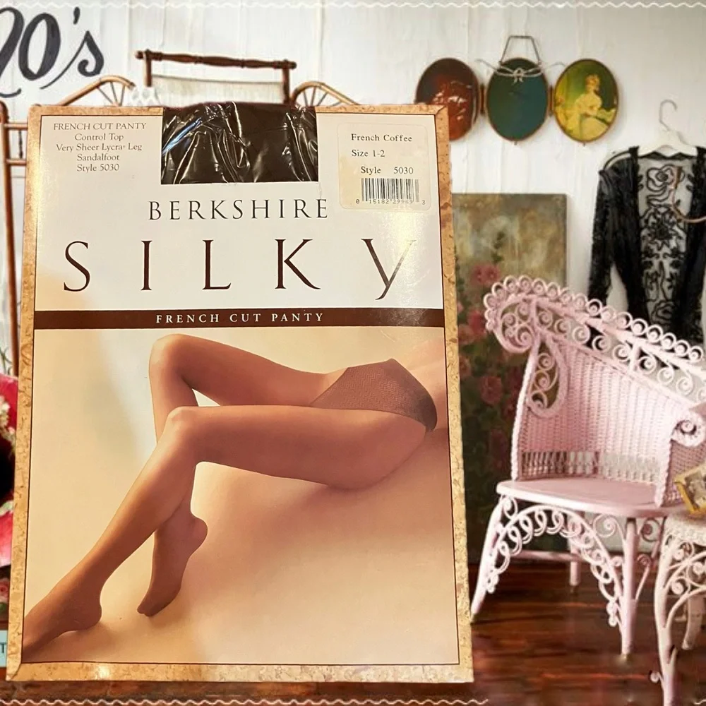 Vintage Berkshire Silky French Cut Control Top Pantyhose NWT